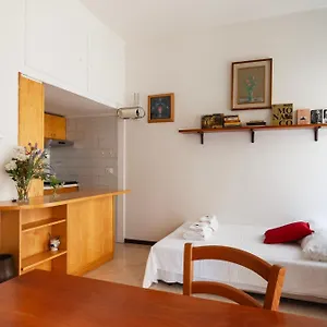 Youhosty - Lecco 11 , Milano Italia